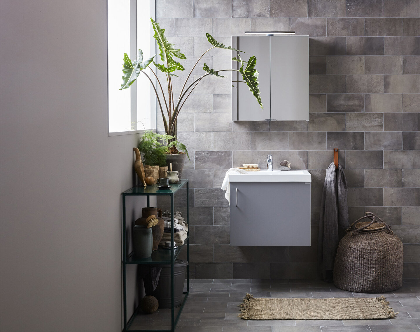 Badrumsinspiration Mono mörkgrå Badrumsinspiration Mono mörkgrå